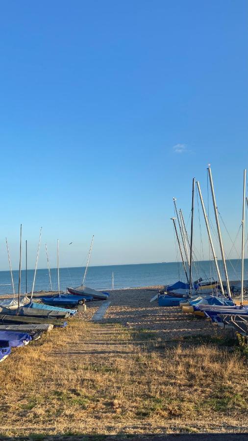 Bexhill Sea Stay Flat 2 Экстерьер фото
